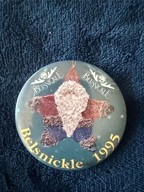 Belsnickle 1995 Festive Star Santa Brooch - Multicolor
